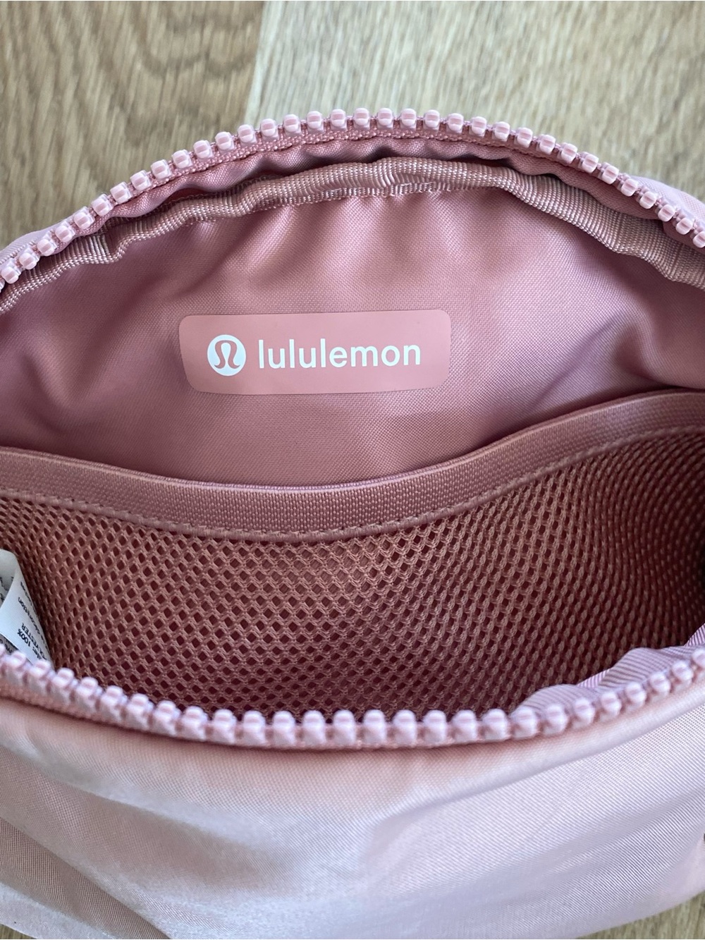 lululemon Everywhere Belt Bag 1L Pink Pastel - Picture 9 of 13